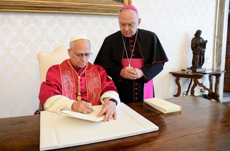 XIV. Leó pápa aláírta a Dilexi te - k. apostoli buzdítást, amelyben a szegények iránti szeretet fontosságát hangsúlyozza.
