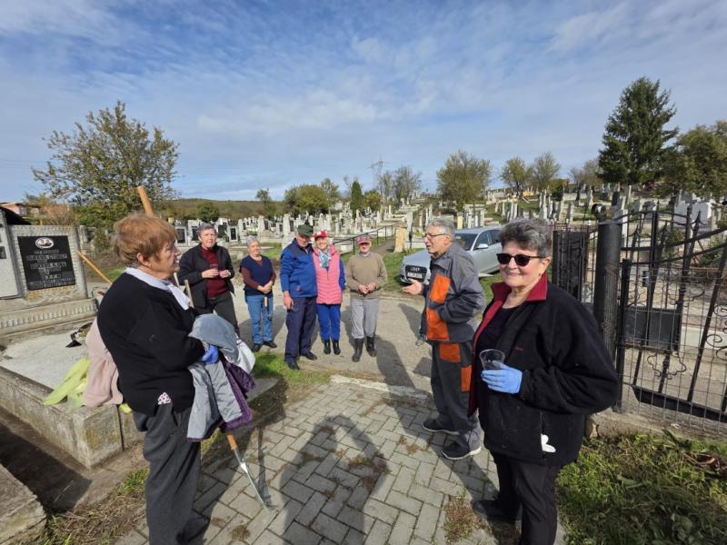 Közösségi összefogás a kisbácsi temető rendbetételéért
Kis településünk szívében, ahol a múlt és a jelen találkozik, egy különleges eseményre hívunk mindenkit! Csatlakozzatok hozzánk a kisbácsi temető kitakarításához, hogy együtt tegyük szebbé és méltóbb