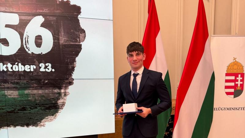 Egy négyéves kisfiú életét egy fiatal zalaegerszegi hősnek köszönheti - A belügyminiszter elismerésben részesítette a bátor fiatalembert.
