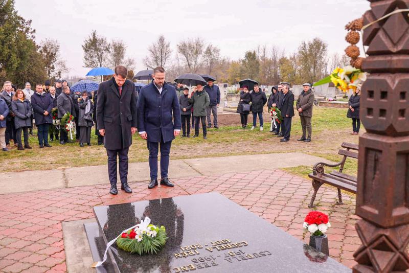 Ma Bácskossuthfalván Csubela Ferenc és Kiss Antal emlékére gyűltek össze az érdeklődők. Az esemény célja, hogy méltóképpen tisztelegjenek e két jelentős személyiség előtt, akik sokat tettek a közösségért és hagyományaink megőrzéséért. A rendezvény során m