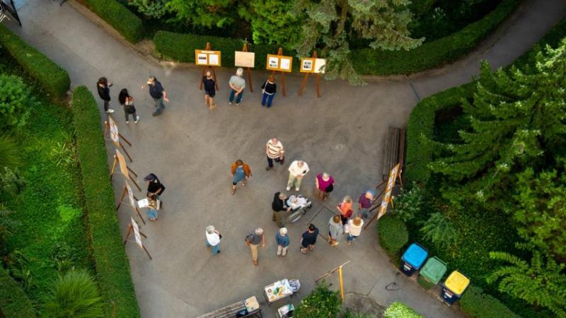 2025 májusában a város egy varázslatos zöld szőnyeggel borul be, mintha a természet maga ölelné át az utcákat és tereket.