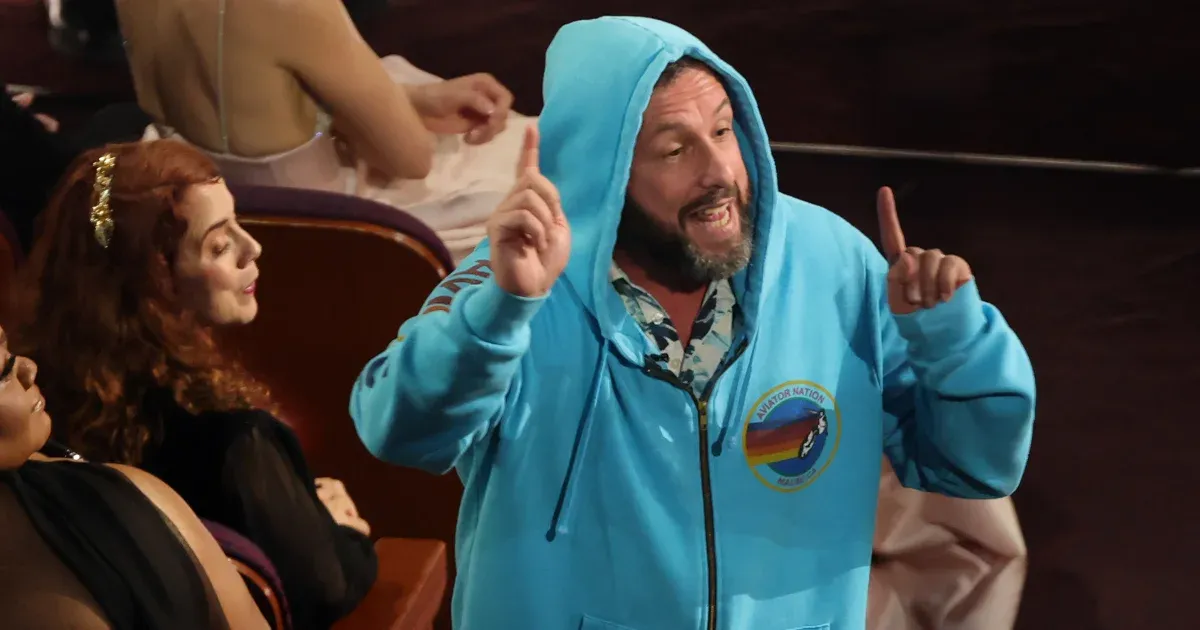 Adam Sandler még az Oscar-gála varázsa sem csábította öltönybe.