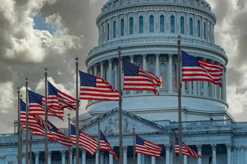 Amerikai tőzsde hírek – Október 20. – A kontinens zöld színben kezdte a napot, míg az olaj ára tovább csökken, az arany viszont folytatja emelkedését, és láthatóan semmi sem állíthatja meg.