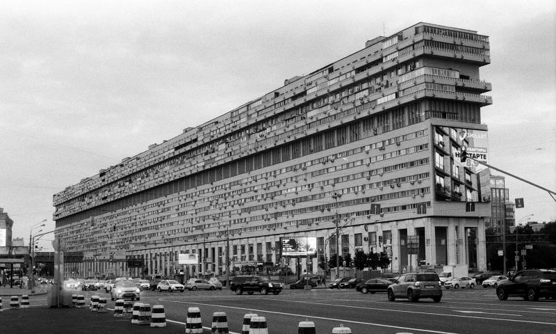 Atomreaktornak szánták, de végül óceánjáróvá alakult – ez Moszkva egyik legimpozánsabb lakóépülete.